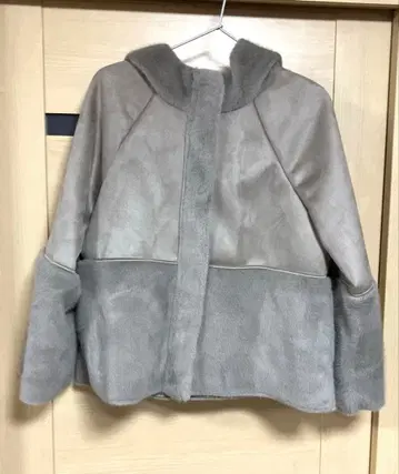 anysis 페이크 무스탕 코트