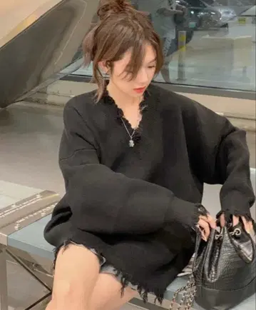 데미지 V넥 니트 풀오버 여성용 [ ROGER AND RAW ]