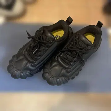 오니츠카타이거 DENTIGRE PUFF 덴티그레 퍼프 25.5 블랙