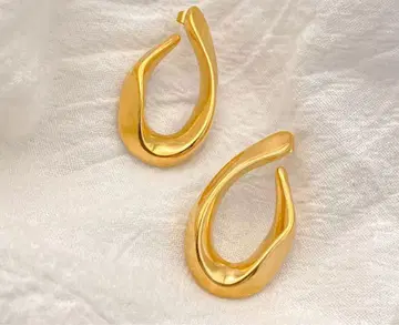 새상품 투모로우랜드 구매 골드 후프 귀걸이