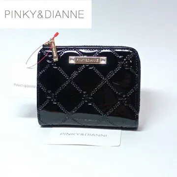 새상품 핑키앤다이안 2단 접이식 지갑 컴팩트 지갑 코먼 에나멜 블랙