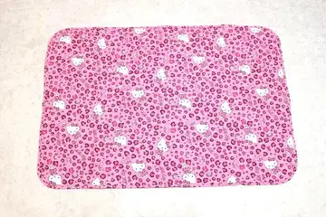 [ 새상품 ] 산리오 헬로키티 핑크 레오파드 무늬 퀼트 매트 1