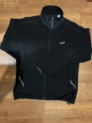 Patagonia 블랙 플리스 자켓
