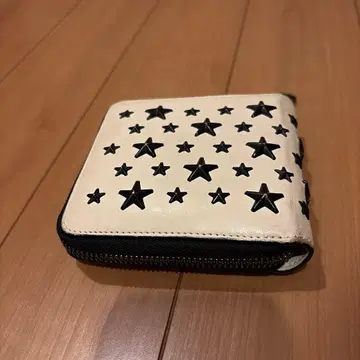 Jimmy Choo 별 모양 스터드 이단 접이식 지갑