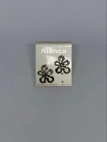 Bianca 실버 꽃 모양 귀걸이