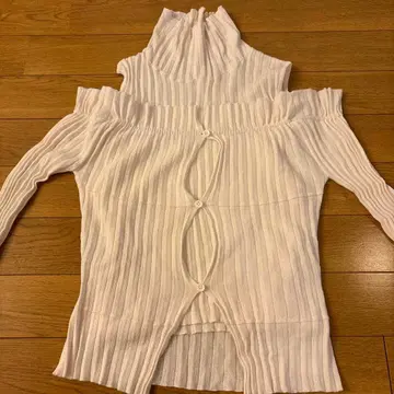 SNIDEL 화이트 오프숄더 스웨터