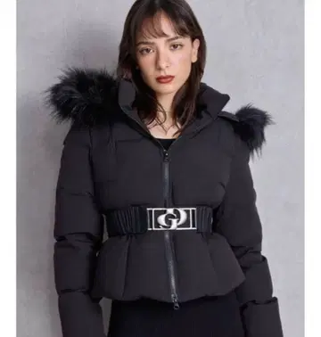 퍼 달린 숏 다운 자켓