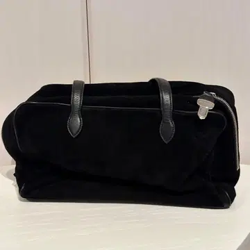 변덕스러운 가격 인하 중 TOUT Y EST 블랙 토트백