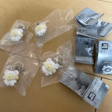 산리오 메지루시 액세서리 가챠 복슬복슬 스노우 폼폼푸딩 4개 세트