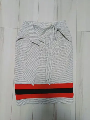 BE RADIANCE 스트라이프 스커트 F 사이즈