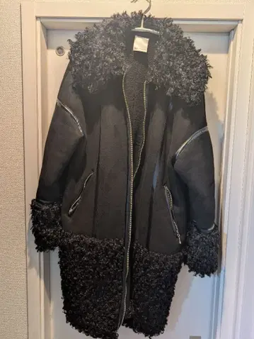 MIXXDAVID 무스탕 코트 블랙