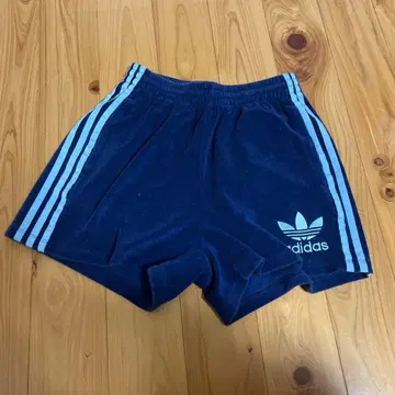 adidas 네이비 숏팬츠 M 사이즈