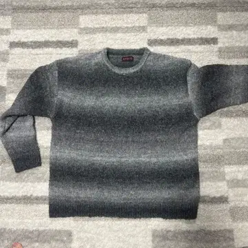 ETELIO 그레이 보더 긴팔 스웨터
