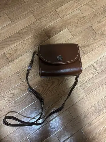 Port 브라운 플랩식 숄더백