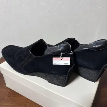 허시파피 벨로아 원단 블랙 24.0cm EE 여성 신발