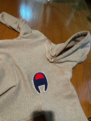 그레이 후드 부착 후드티 자수 로고