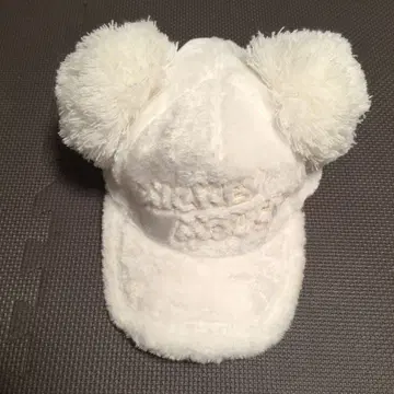 폼폼 포함 화이트 캡