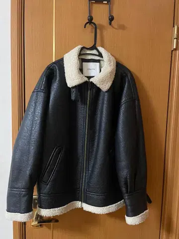 chucilla 블랙 무스탕 코트 가죽