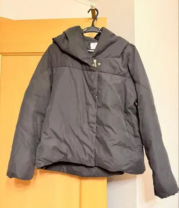 ABAHOUSE ECRU 후드 부착 블랙 다운 자켓