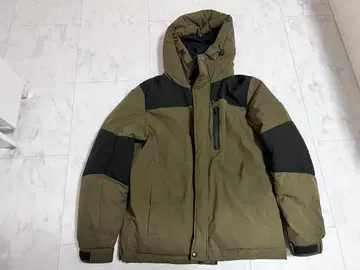 올리브 그린 다운 자켓