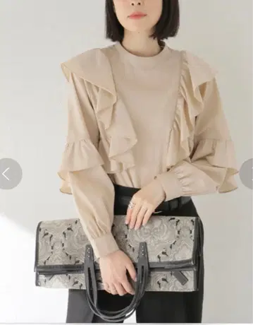 미사용 새상품 스픽앤스팬 프릴 블라우스 셔츠 프레임워크