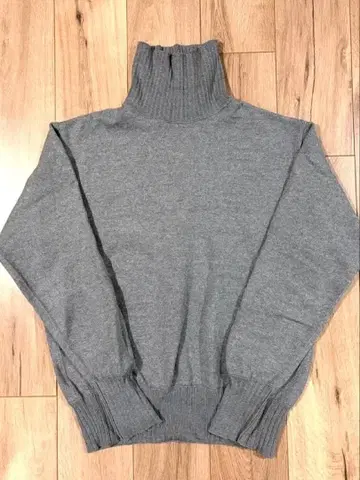 workers 터틀넥 스웨터