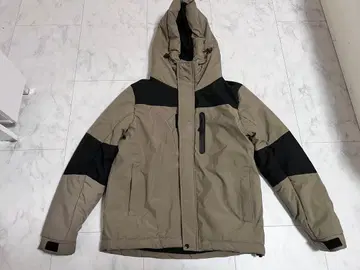 후드 부착 다운 자켓 베이지 x 블랙