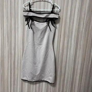 다리치 파이핑 오프숄더 미니 원피스