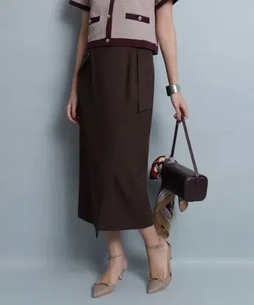 이번 시즌 저스길리티 타이트 스커트