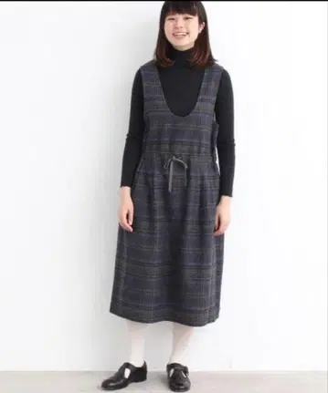 bulle de savon 뷔르데사봉 U넥 체크 원피스 울