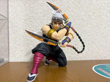 귀멸의 칼날 우즈이 텐겐 피규어