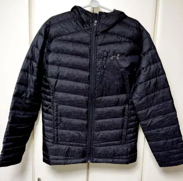 언더아머 다운 자켓 새상품급입니다.