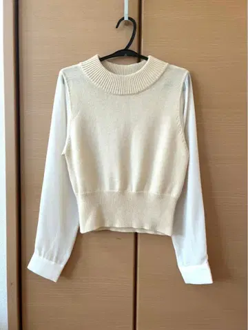 스나이델 시어 소매 스웨터 니트