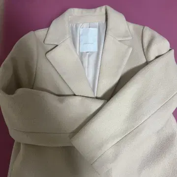 베이지 버튼 롱 코트