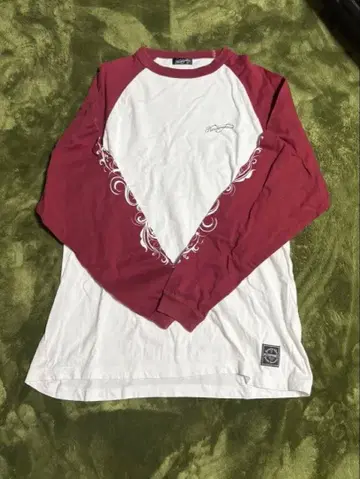 긴팔 래글런 T 가격 인하 가능