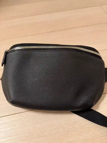 보나벤츄라 바디 백 블랙