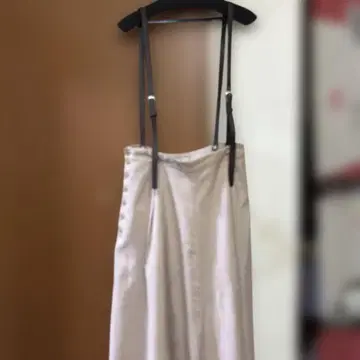 쿨 카리안 Koos 새틴풍 베이지 롱 스커트