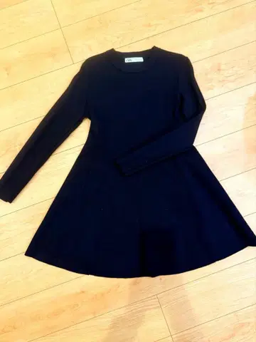 ZARA 네이비 니트 A라인 원피스