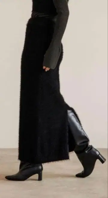 [ 미사용 새상품 ] TENTO 페더얀 니트 스커트 블랙