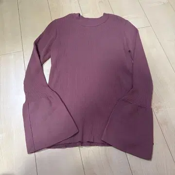 컨디션 최상 미라 오웬 Mila Owen 커프스 디자인 리브 니트 풀오버