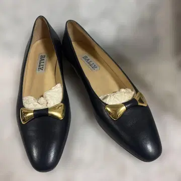 BALLY 네이비 리본 포함 펌프스 37
