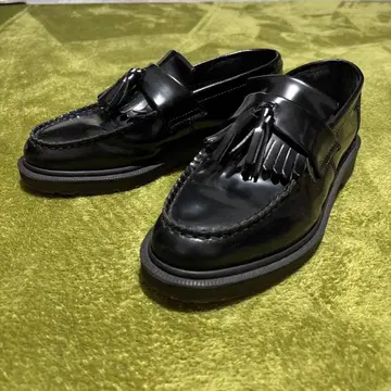 닥터마틴 에이드리안 태슬 로퍼