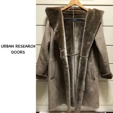 URBAN RESEARCH DOORS 후드 부착 무스탕 코트