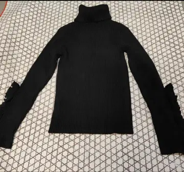 BIRTHDAYBASH FRILL SLEEVE HIGHNECK KNIT