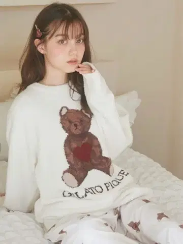 젤라피케 베어 자카드 풀오버