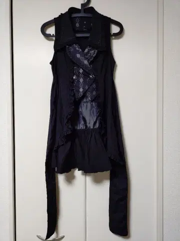 [h.NAOTO] FRILL 롱 베스트 블랙