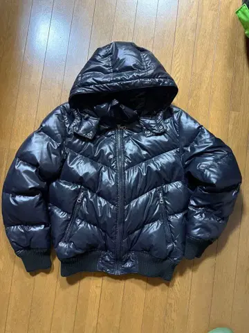 유니클로 프리미엄 다운 자켓 네이비 S 사이즈 후드 부착