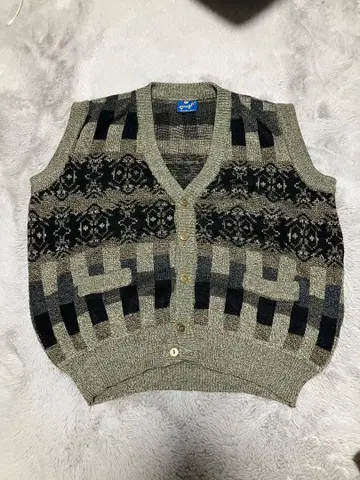 페어아일 패턴 니트 베스트 버튼 오픈 카라 베스트 가디건