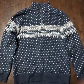 맥레거 노르딕 무늬 하이넥 니트