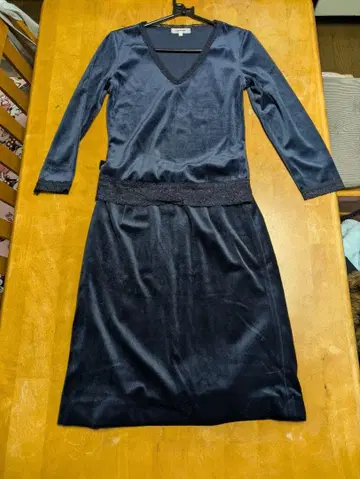 네이비 V넥 긴팔 미니 투피스